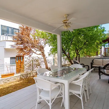 Spacious 3br Family With Private Beach 别墅 *
